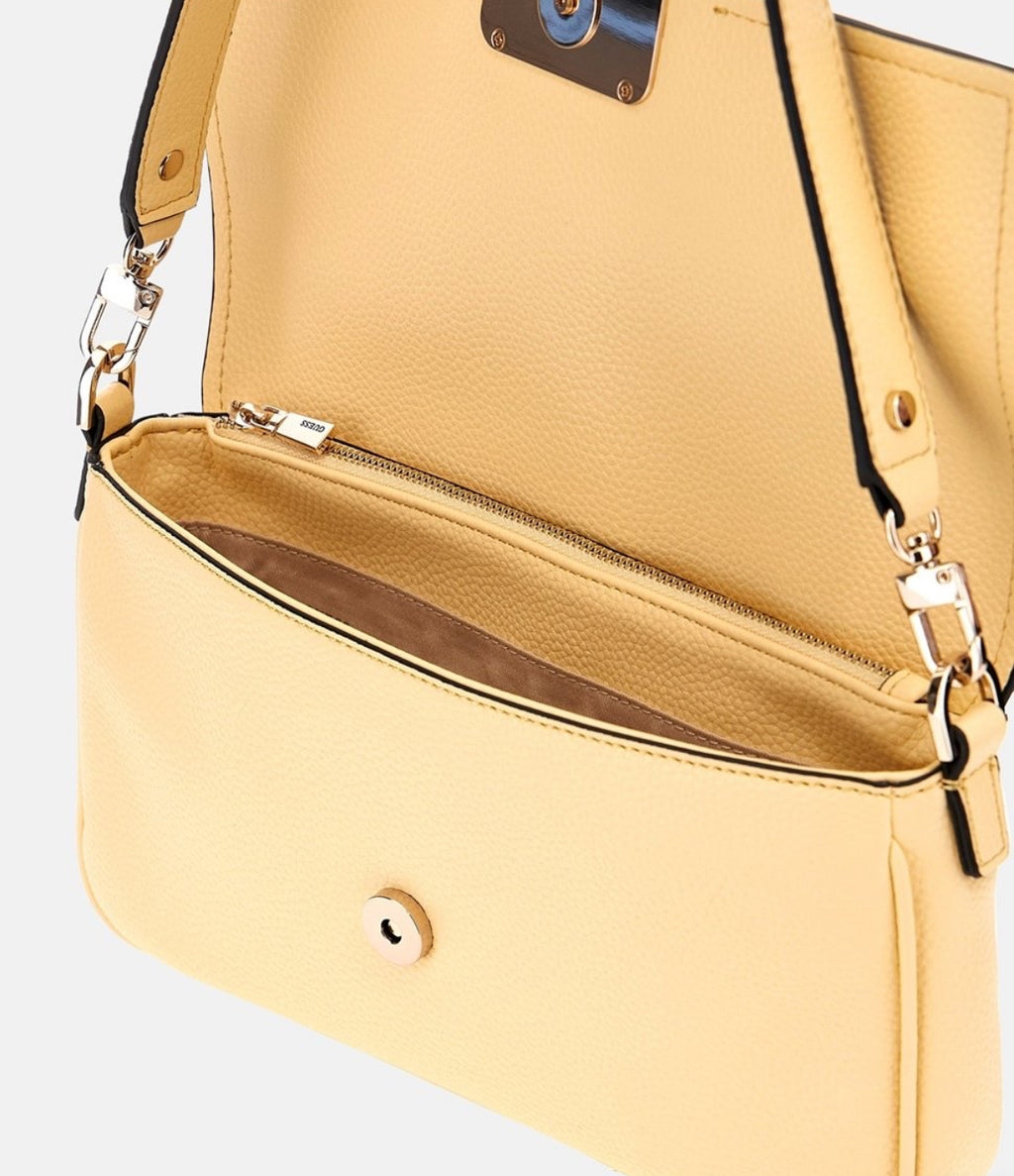 Дизайнерска чанта Guess