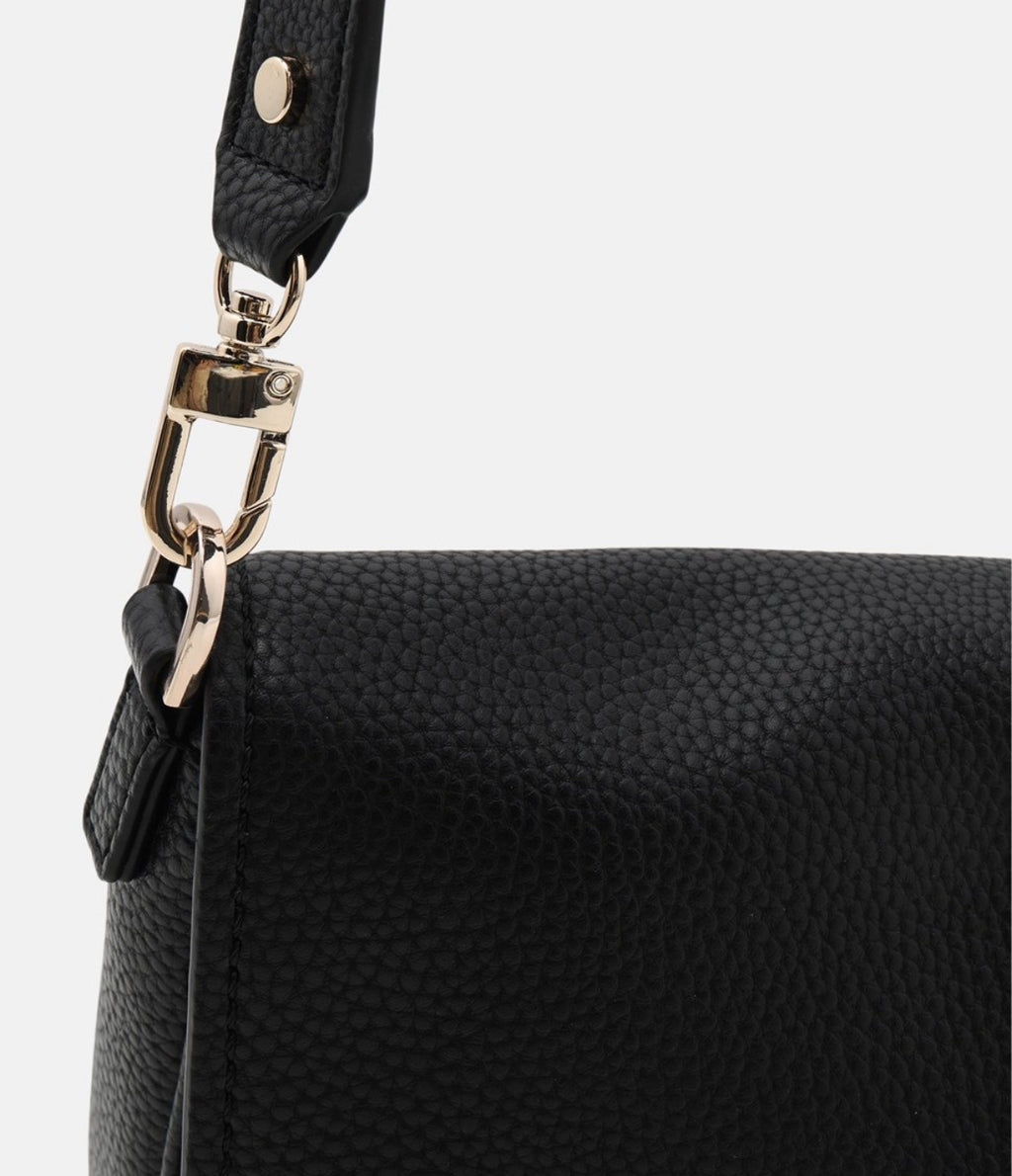 Дизайнерска чанта Guess