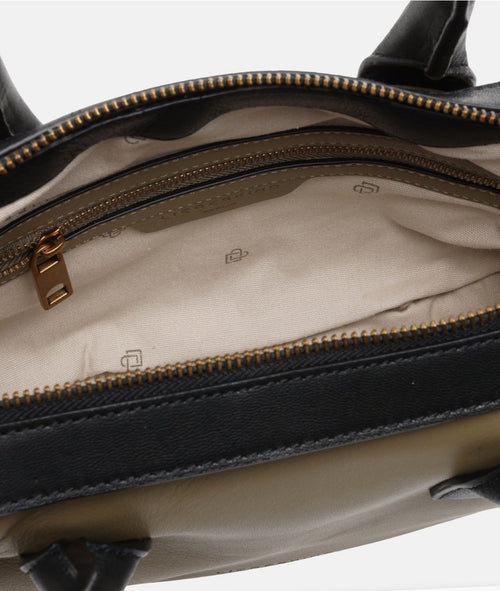 Liebeskind кожена чанта