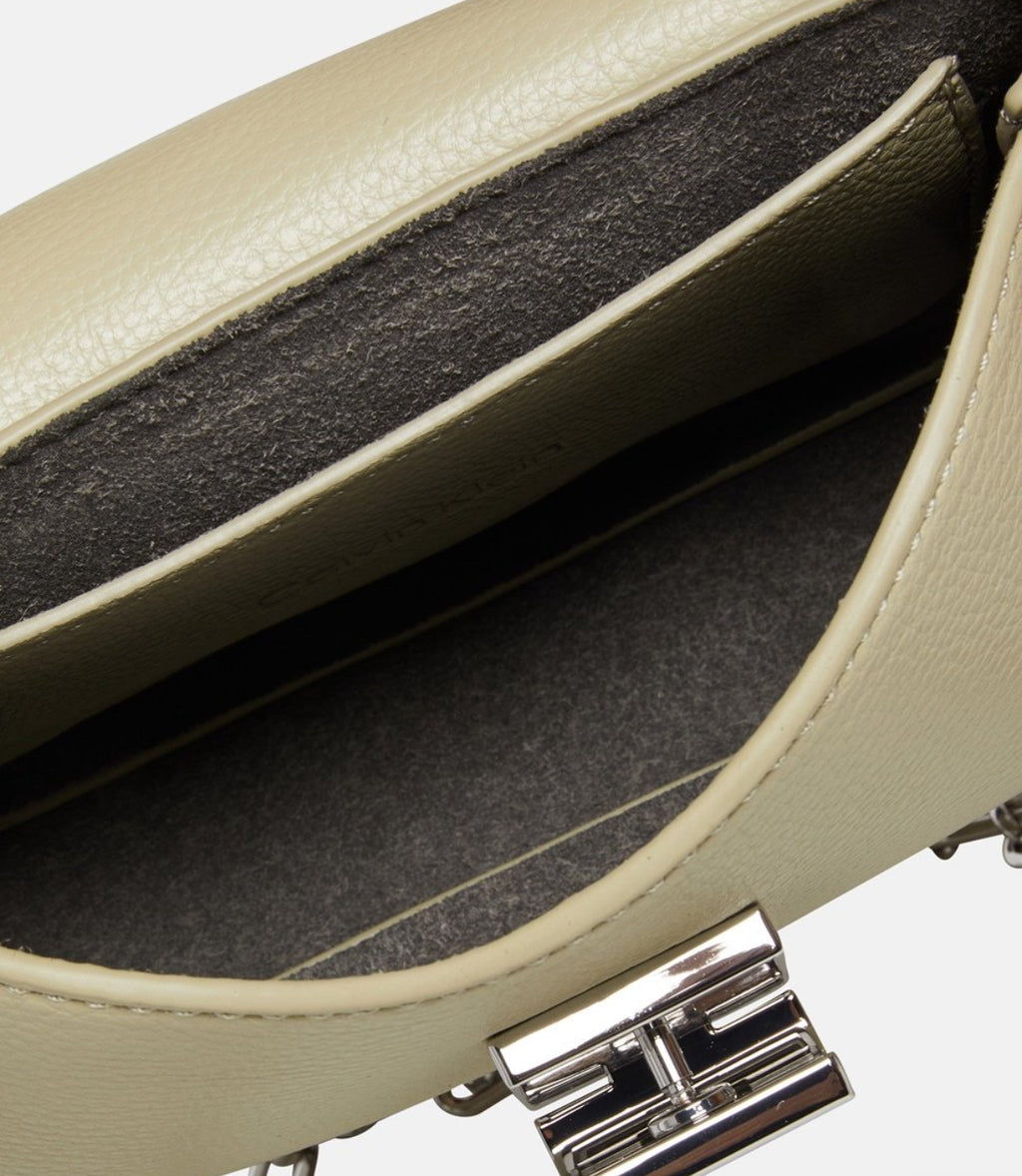 Чанта Calvin Klein